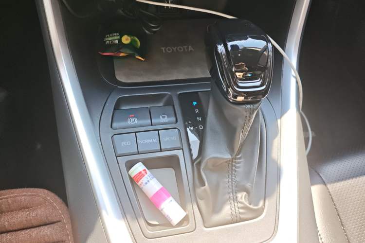 Used Toyota Wildlander 2024 2.0L CVT Two-Wheel Drive Leading Edition Gear Lever