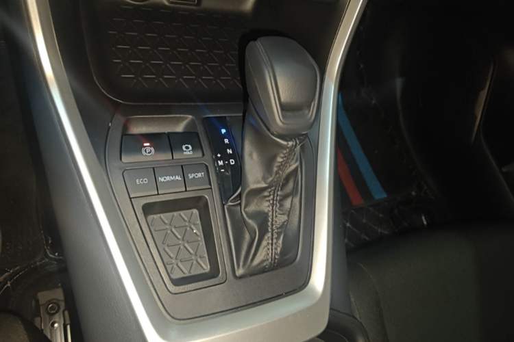Used Toyota Wildlander 2024 2.0L CVT Two-Wheel Drive Leading Edition Gear Lever