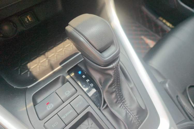 Used Toyota Wildlander 2024 2.0L CVT Two-Wheel Drive Leading Edition Gear Lever
