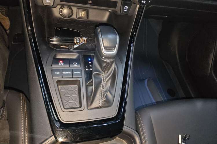 Used Toyota Wildlander 2024 2.0L CVT Two-Wheel Drive Urban Edition Gear Lever