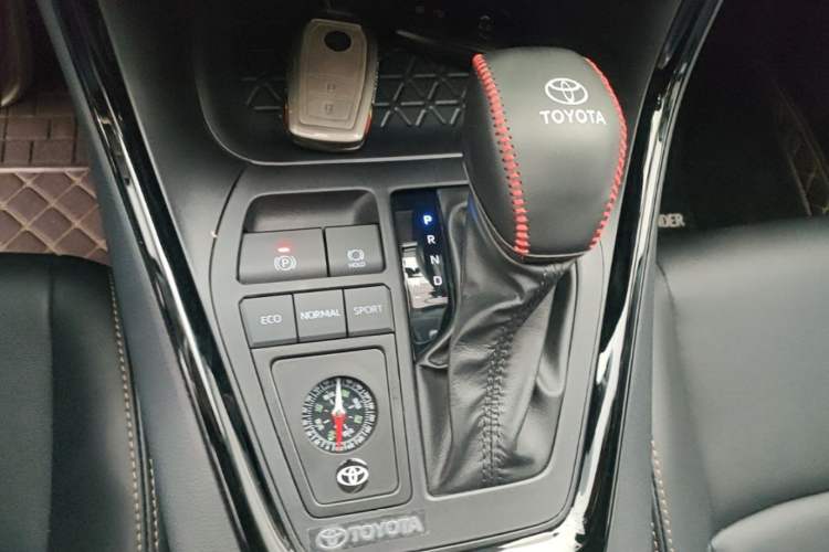 Used Toyota Wildlander 2024 2.0L CVT Two-Wheel Drive Luxury PLUS Edition Gear Lever