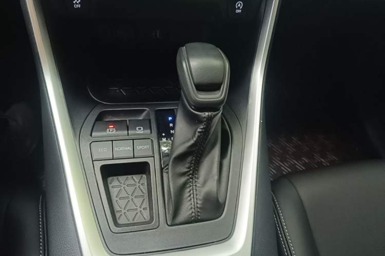 Used Toyota Wildlander 2024 2.0L CVT Two-Wheel Drive Leading Edition Gear Lever
