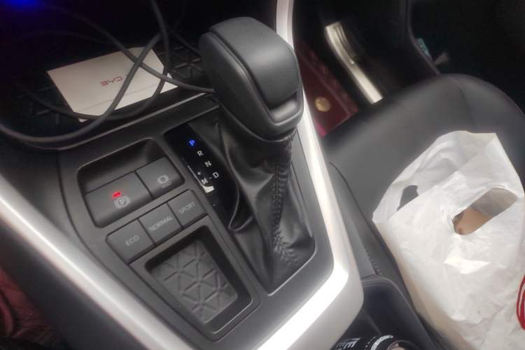 Used Toyota Wildlander 2024 2.0L CVT Two-Wheel Drive Leading Edition Gear Lever