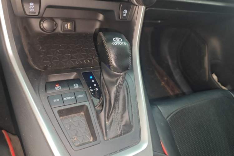 Used Toyota Wildlander 2024 2.0L CVT Two-Wheel Drive Leading Edition Gear Lever
