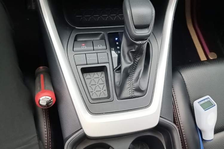 Used Toyota Wildlander 2024 2.0L CVT Two-Wheel Drive Leading Edition Gear Lever