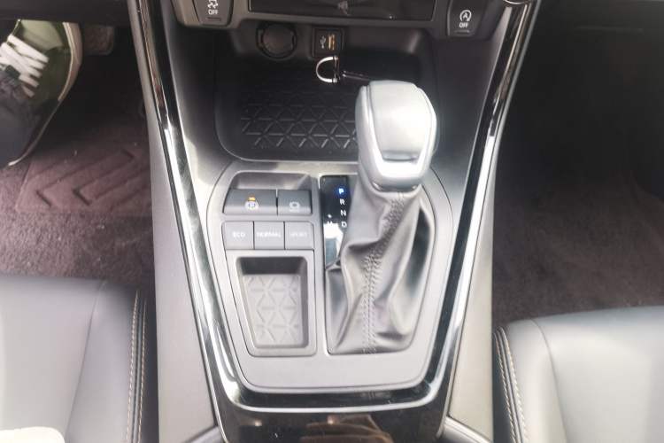 Used Toyota Wildlander 2024 2.0L CVT Two-Wheel Drive Luxury PLUS Edition Gear Lever