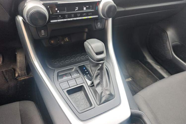 Used Toyota Wildlander 2024 2.0L CVT Two-Wheel Drive Leading Edition Gear Lever