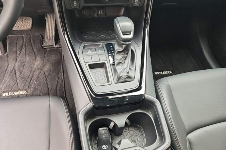 Used Toyota Wildlander 2024 2.0L CVT Two-Wheel Drive Luxury PLUS Edition Gear Lever