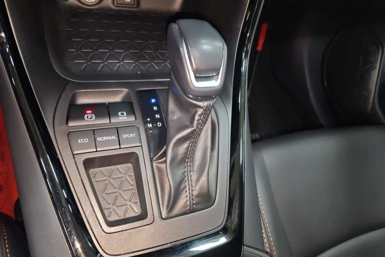 Used Toyota Wildlander 2024 2.0L CVT Two-Wheel Drive Luxury PLUS Edition Gear Lever