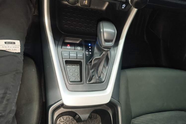 Used Toyota Wildlander 2024 2.0L CVT Two-Wheel Drive Leading Edition Gear Lever