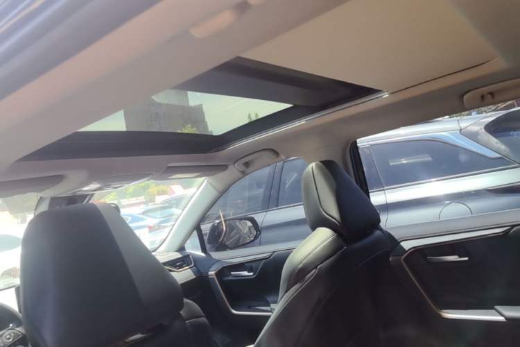 Used Toyota Wildlander 2024 2.0L CVT Two-Wheel Drive Luxury PLUS Edition Headliner