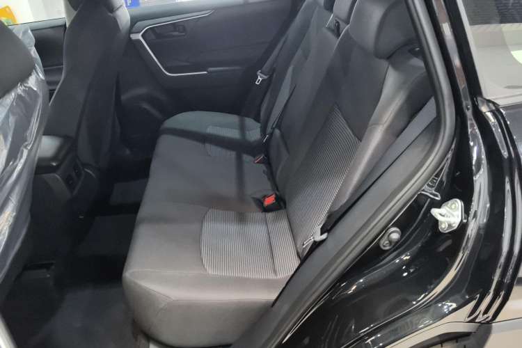 Used Toyota Wildlander 2024 2.0L CVT Two-Wheel Drive Leading Edition Interior 1