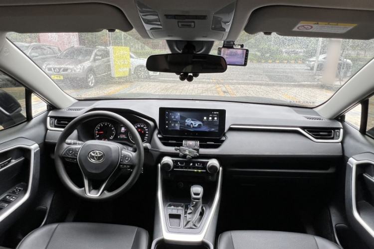 Used Toyota Wildlander 2024 2.0L CVT Two-Wheel Drive Leading Edition Interior 1