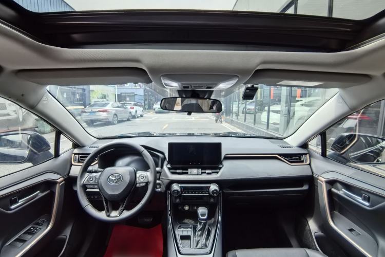 Used Toyota Wildlander 2024 2.0L CVT Two-Wheel Drive Luxury PLUS Edition Interior 3