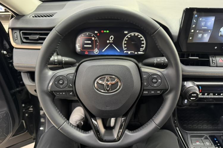 Used Toyota Wildlander 2024 2.0L CVT Two-Wheel Drive Luxury PLUS Edition Interior 5