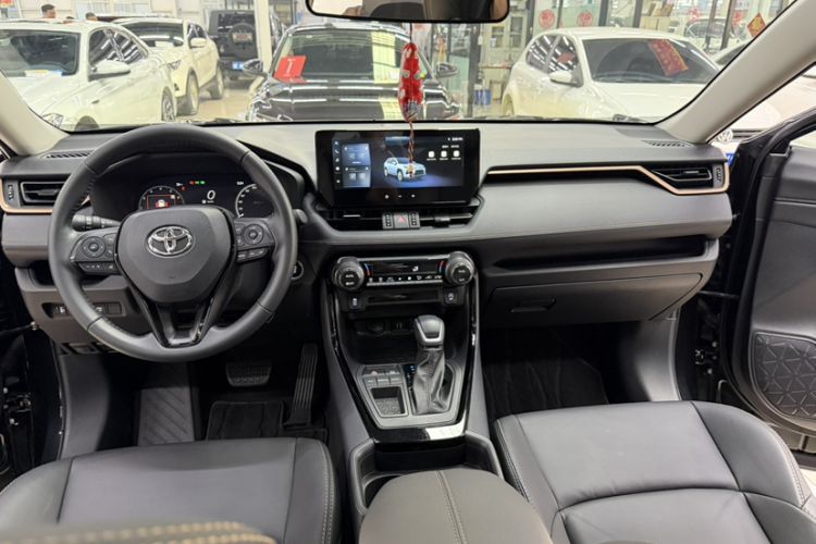 Used Toyota Wildlander 2024 2.0L CVT Two-Wheel Drive Luxury PLUS Edition Interior 6
