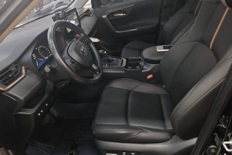 Used Toyota Wildlander 2024 2.0L CVT Two-Wheel Drive Urban Edition Left Front Seat