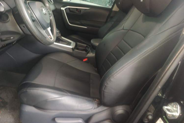 Used Toyota Wildlander 2024 2.0L CVT Two-Wheel Drive Leading Edition Left Front Seat