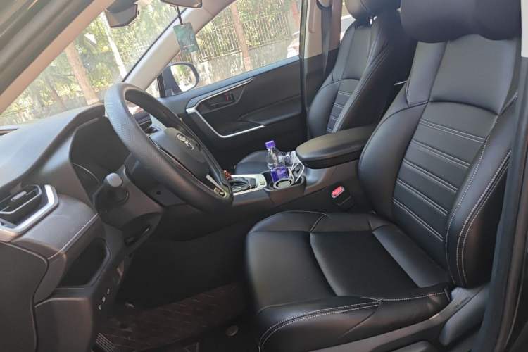Used Toyota Wildlander 2024 2.0L CVT Two-Wheel Drive Leading Edition Left Front Seat