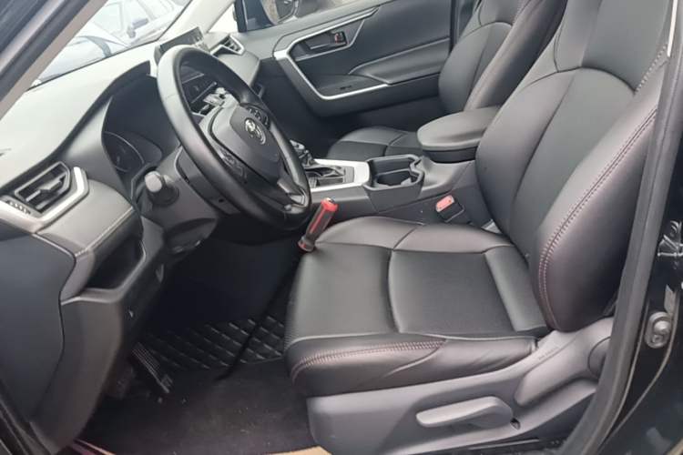 Used Toyota Wildlander 2024 2.0L CVT Two-Wheel Drive Leading Edition Left Front Seat