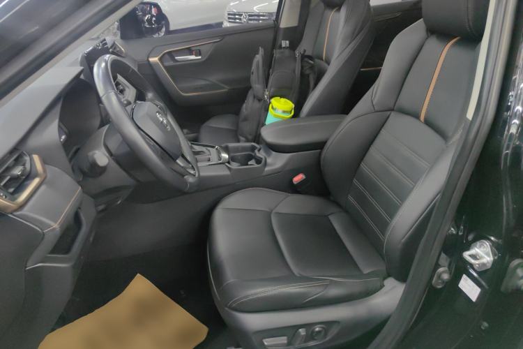 Used Toyota Wildlander 2024 2.0L CVT 4x4 Luxury PLUS Edition Left Front Seat