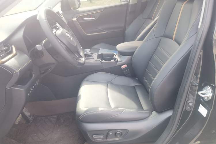 Used Toyota Wildlander 2024 2.0L CVT Two-Wheel Drive Luxury PLUS Edition Left Front Seat