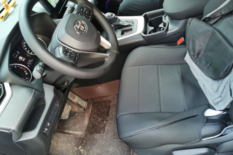 Used Toyota Wildlander 2024 2.0L CVT Two-Wheel Drive Leading Edition Left Front Seat