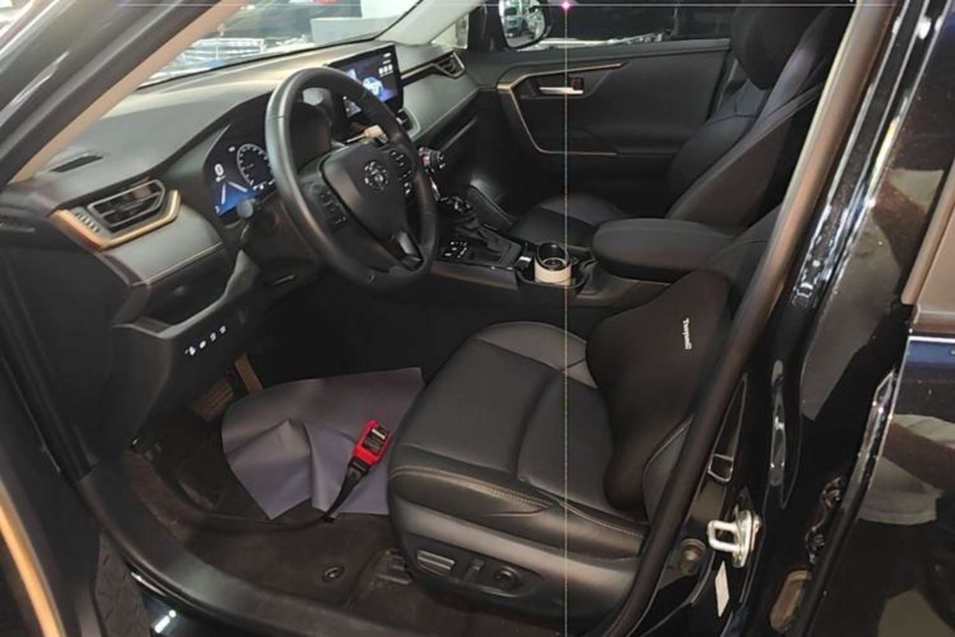 Used Toyota Wildlander 2024 2.0L CVT Two-Wheel Drive Luxury PLUS Edition Left Front Seat