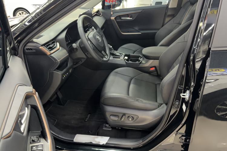 Used Toyota Wildlander 2024 2.0L CVT Two-Wheel Drive Luxury PLUS Edition Left Front Seat