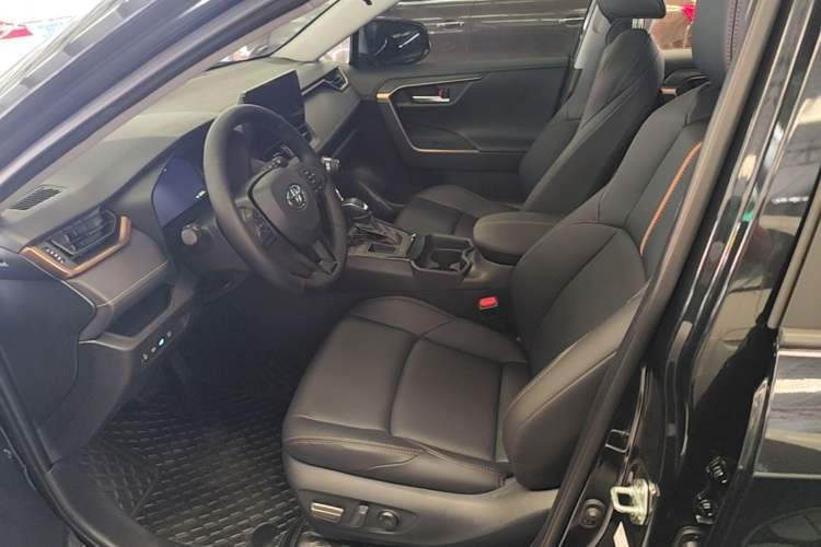 Used Toyota Wildlander 2024 2.0L CVT Two-Wheel Drive Urban Edition Left Front Seat
