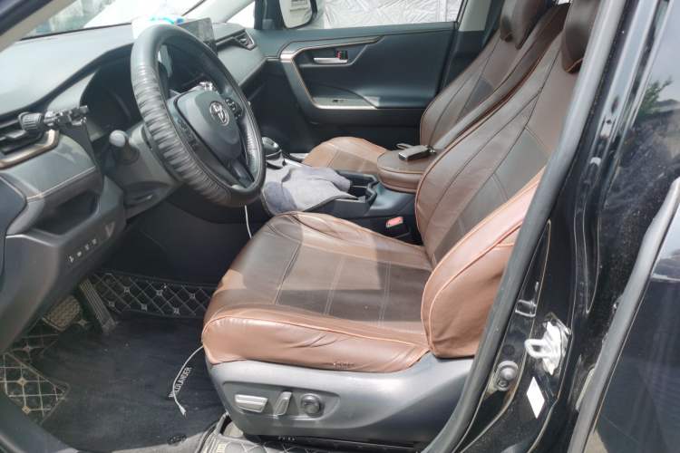 Used Toyota Wildlander 2024 2.0L CVT Two-Wheel Drive Luxury PLUS Edition Left Front Seat
