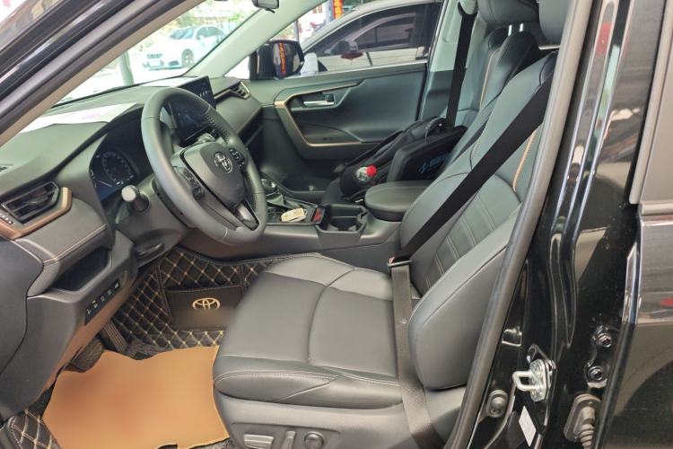 Used Toyota Wildlander 2024 2.0L CVT Two-Wheel Drive Luxury PLUS Edition Left Front Seat