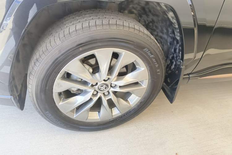 Used Toyota Wildlander 2024 2.0L CVT Two-Wheel Drive Urban Edition Left Front Wheel Hub