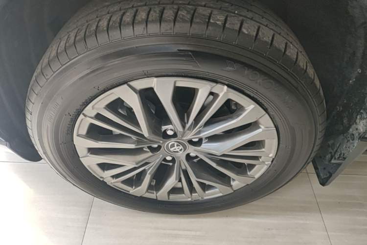 Used Toyota Wildlander 2024 2.0L CVT Two-Wheel Drive Luxury PLUS Edition Left Front Wheel Hub