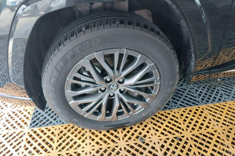 Used Toyota Wildlander 2024 2.0L CVT Two-Wheel Drive Luxury PLUS Edition Left Front Wheel Hub