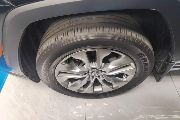 Used Toyota Wildlander 2024 2.0L CVT Two-Wheel Drive Leading Edition Left Front Wheel Hub