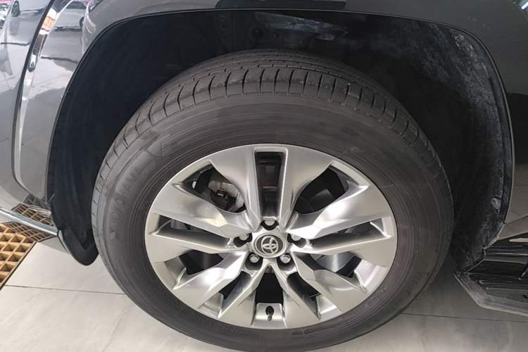 Used Toyota Wildlander 2024 2.0L CVT Two-Wheel Drive Urban Edition Left Front Wheel Hub