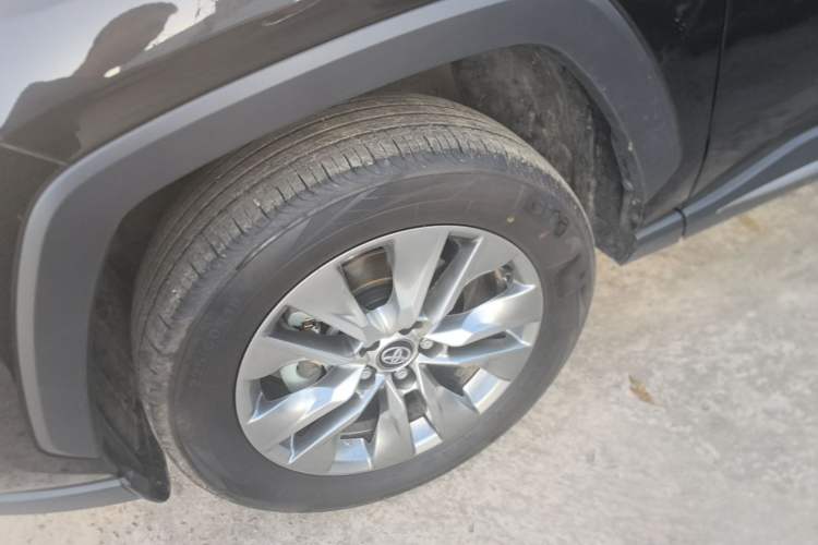 Used Toyota Wildlander 2024 2.0L CVT Two-Wheel Drive Leading Edition Left Front Wheel Hub