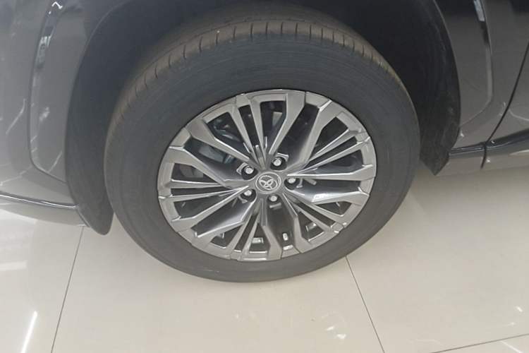 Used Toyota Wildlander 2024 2.0L CVT Two-Wheel Drive Luxury PLUS Edition Left Front Wheel Hub