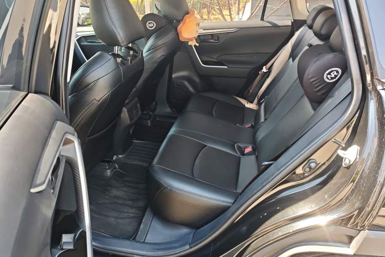 Used Toyota Wildlander 2024 2.0L CVT Two-Wheel Drive Leading Edition Left Rear Seat