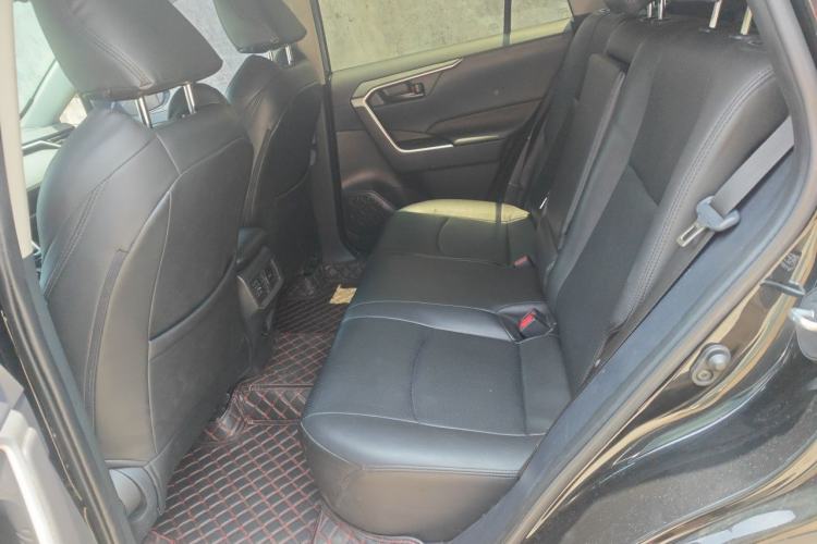 Used Toyota Wildlander 2024 2.0L CVT Two-Wheel Drive Leading Edition Left Rear Seat