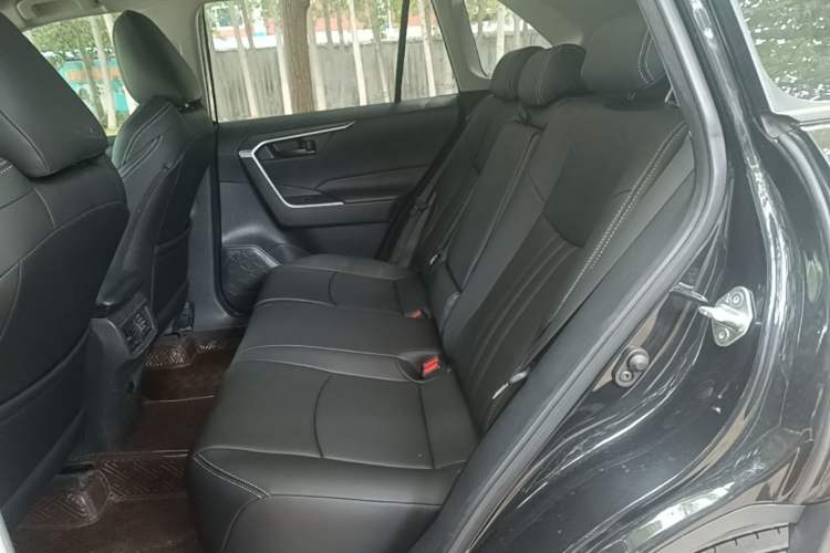 Used Toyota Wildlander 2024 2.0L CVT Two-Wheel Drive Leading Edition Left Rear Seat