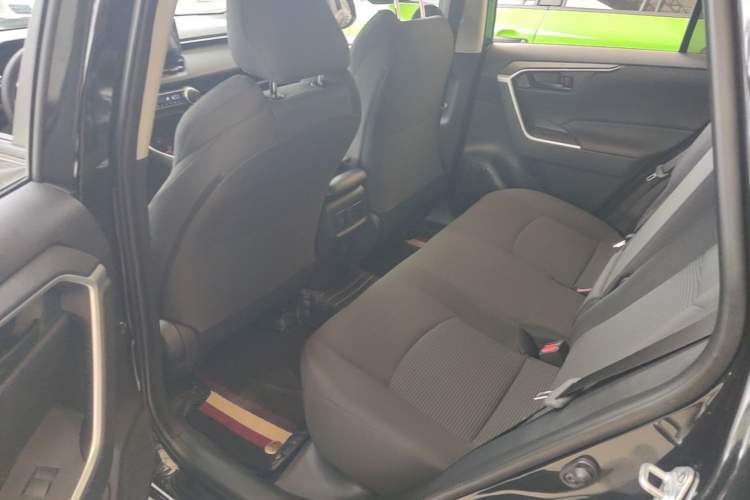 Used Toyota Wildlander 2024 2.0L CVT Two-Wheel Drive Leading Edition Left Rear Seat