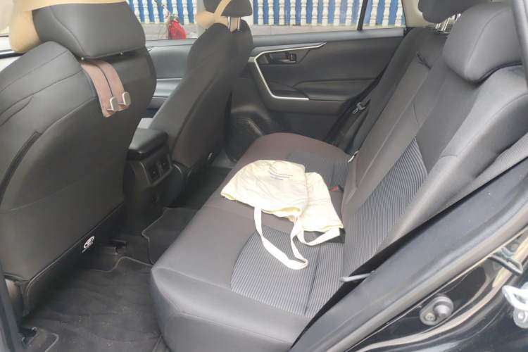 Used Toyota Wildlander 2024 2.0L CVT Two-Wheel Drive Leading Edition Left Rear Seat