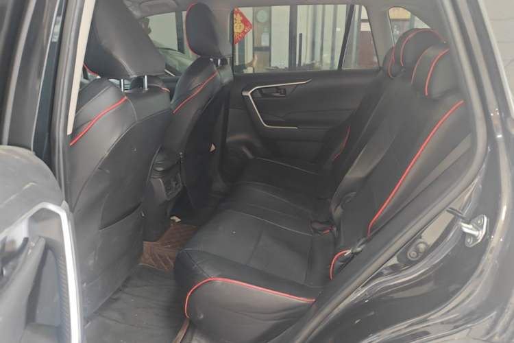 Used Toyota Wildlander 2024 2.0L CVT Two-Wheel Drive Leading Edition Left Rear Seat