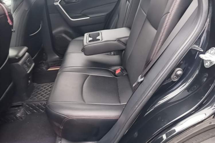 Used Toyota Wildlander 2024 2.0L CVT Two-Wheel Drive Leading Edition Left Rear Seat
