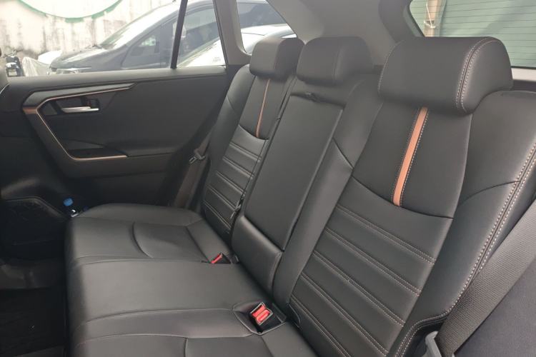 Used Toyota Wildlander 2024 Dual-Motor 2.5L E-CVT Two-Wheel Drive Luxury PLUS Edition Left Rear Seat