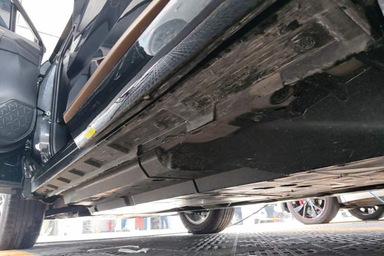 Used Toyota Wildlander 2024 2.0L CVT Two-Wheel Drive Luxury PLUS Edition Left Side Sill