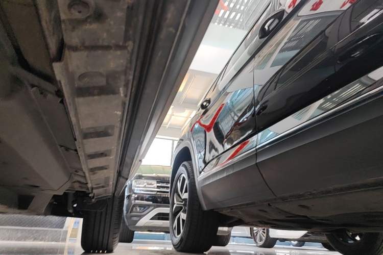 Used Toyota Wildlander 2024 2.0L CVT Two-Wheel Drive Leading Edition Left Side Sill