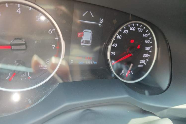 Used Toyota Wildlander 2024 2.0L CVT Two-Wheel Drive Leading Edition Odometer Close Up